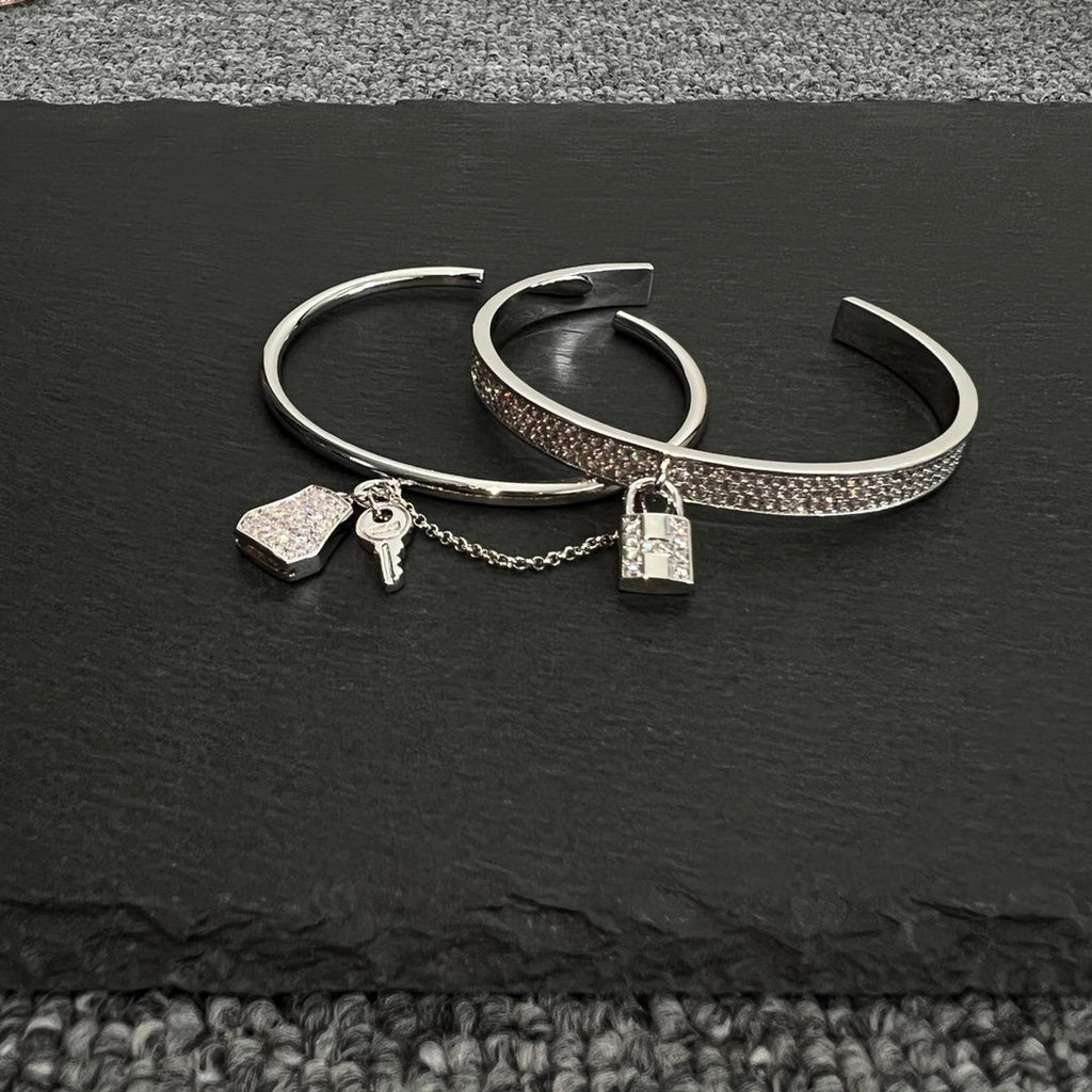 18K Kelly Clochette Diamonds Hermes Bracelet