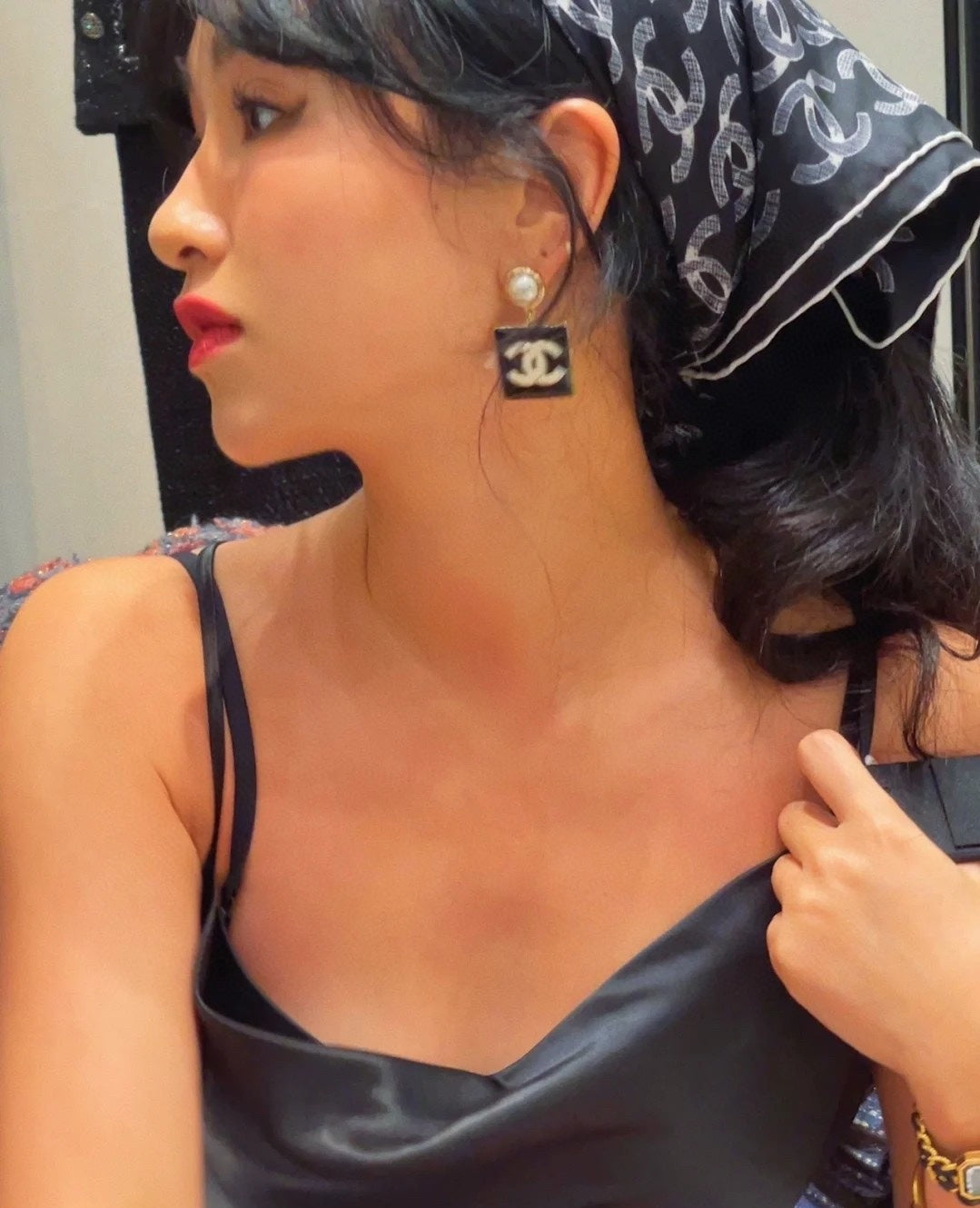18K  Chanel Square Pearl Pendant Earrings