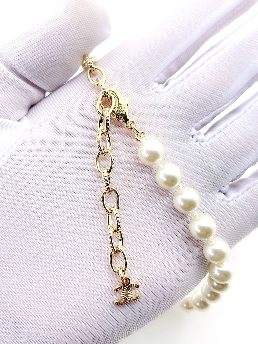 18K  Chanel Pearls Choker Necklace