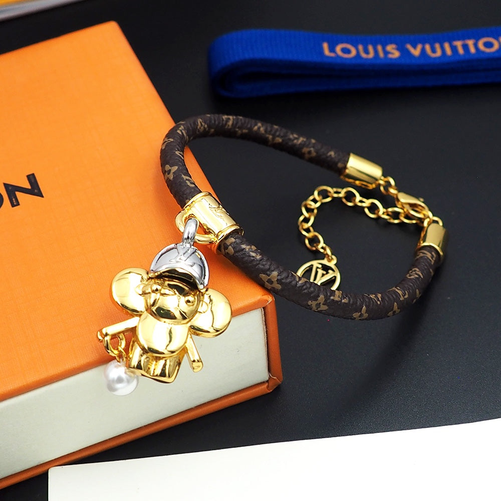 18K Louis Vuitton Vivienne Pearls Bracelet