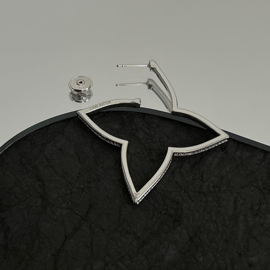 18K Louis Vuitton Debuts Blossom Earrings