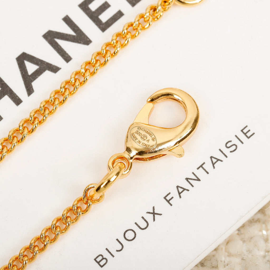 18K  Chanel Vintage Necklace