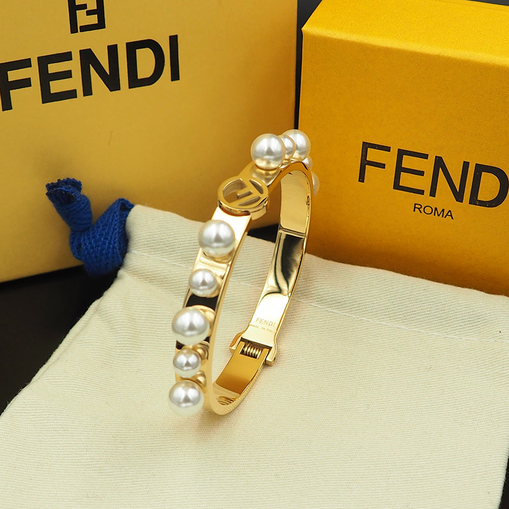 18K Fendi Pearls Bracelet