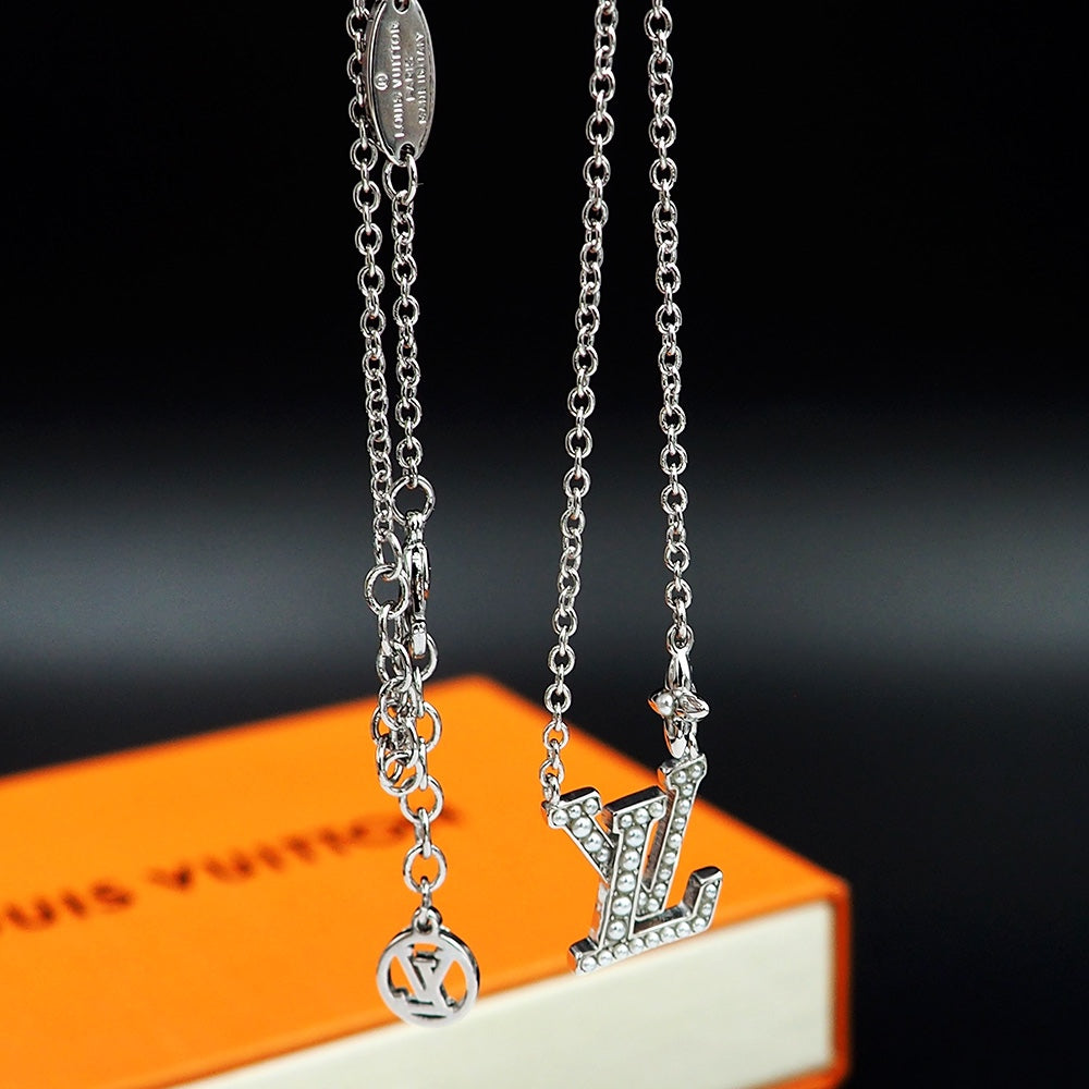 18K Louis Vuitton Iconic Pearls Necklace
