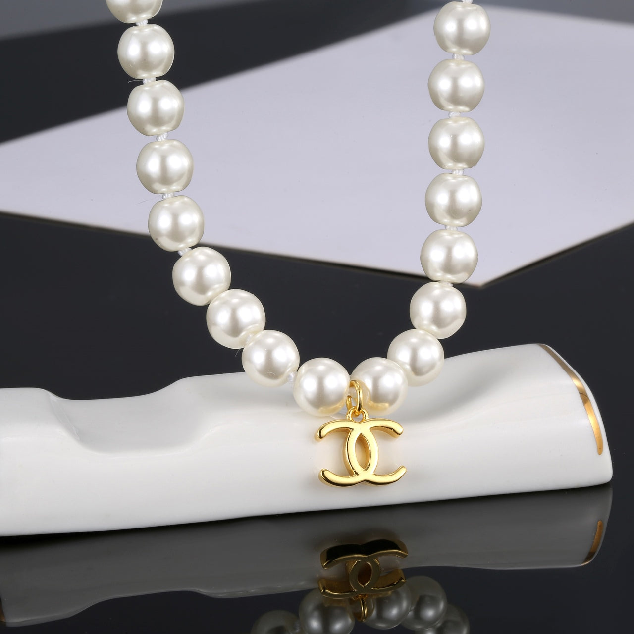 18K  Chanel Pearls Necklace