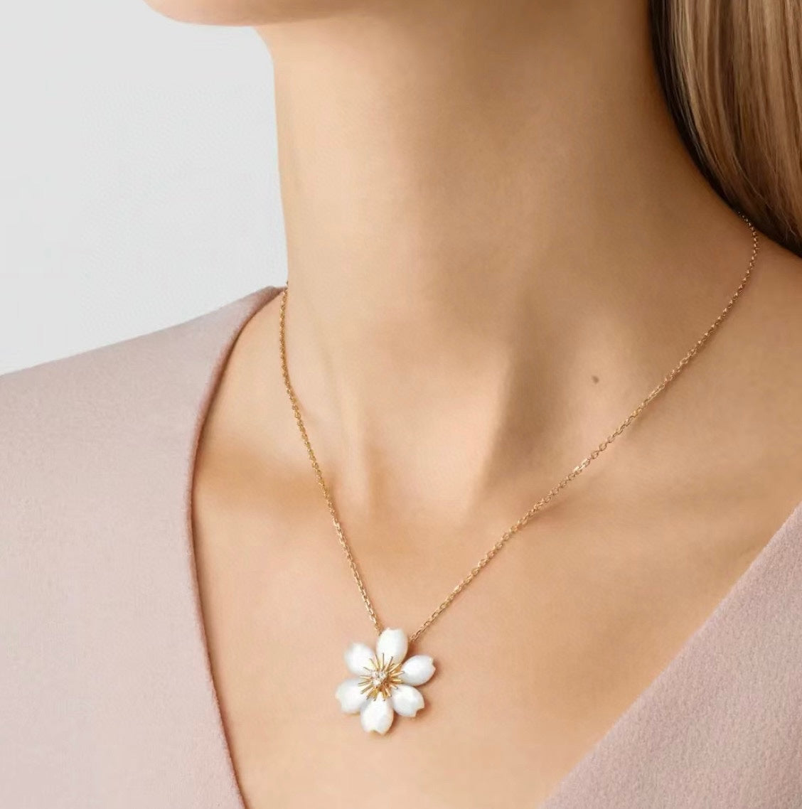 18K Rose De Noel Clip Pendant Necklace