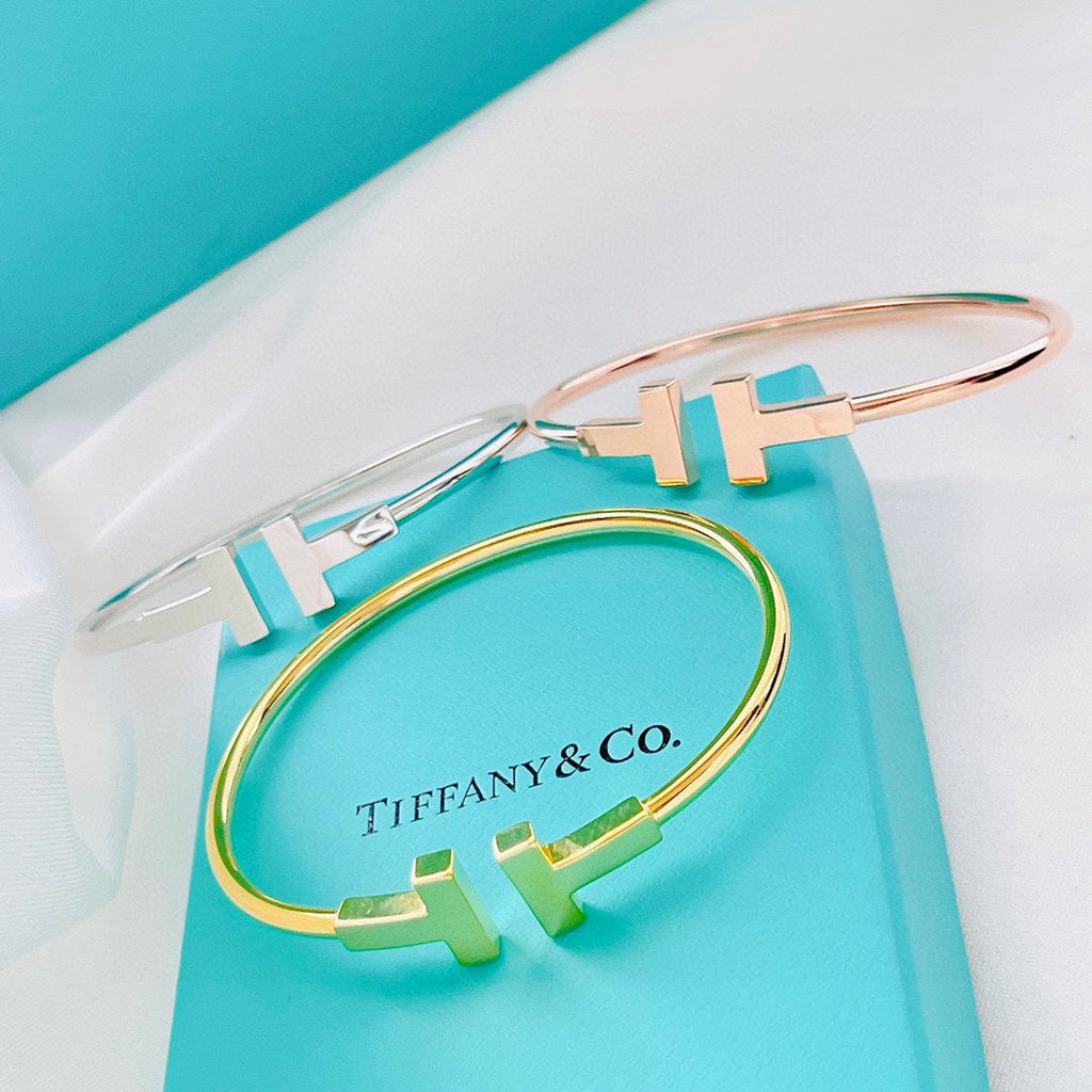 18K Tiffany Wire Bracelet