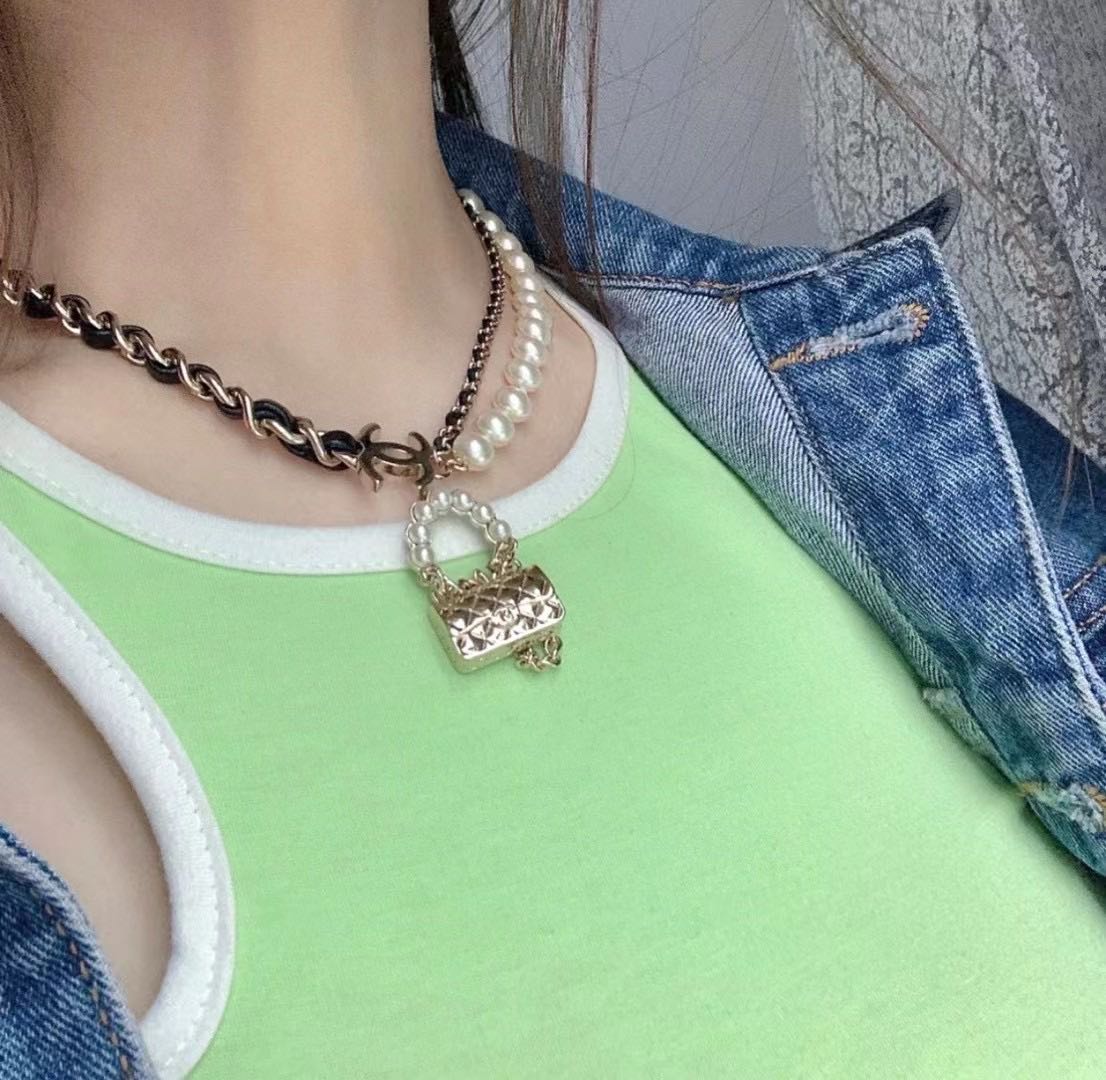 18K  Chanel Pearl Leather Bag Pendant Necklace