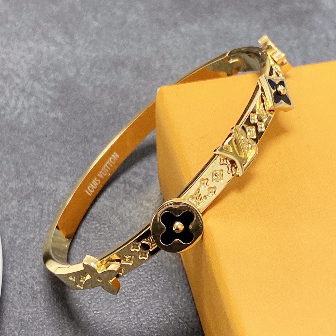 18K Louis Vuitton Blossom Bracelet