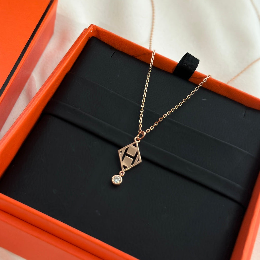 18K Gambade Pendant Hermes Necklace