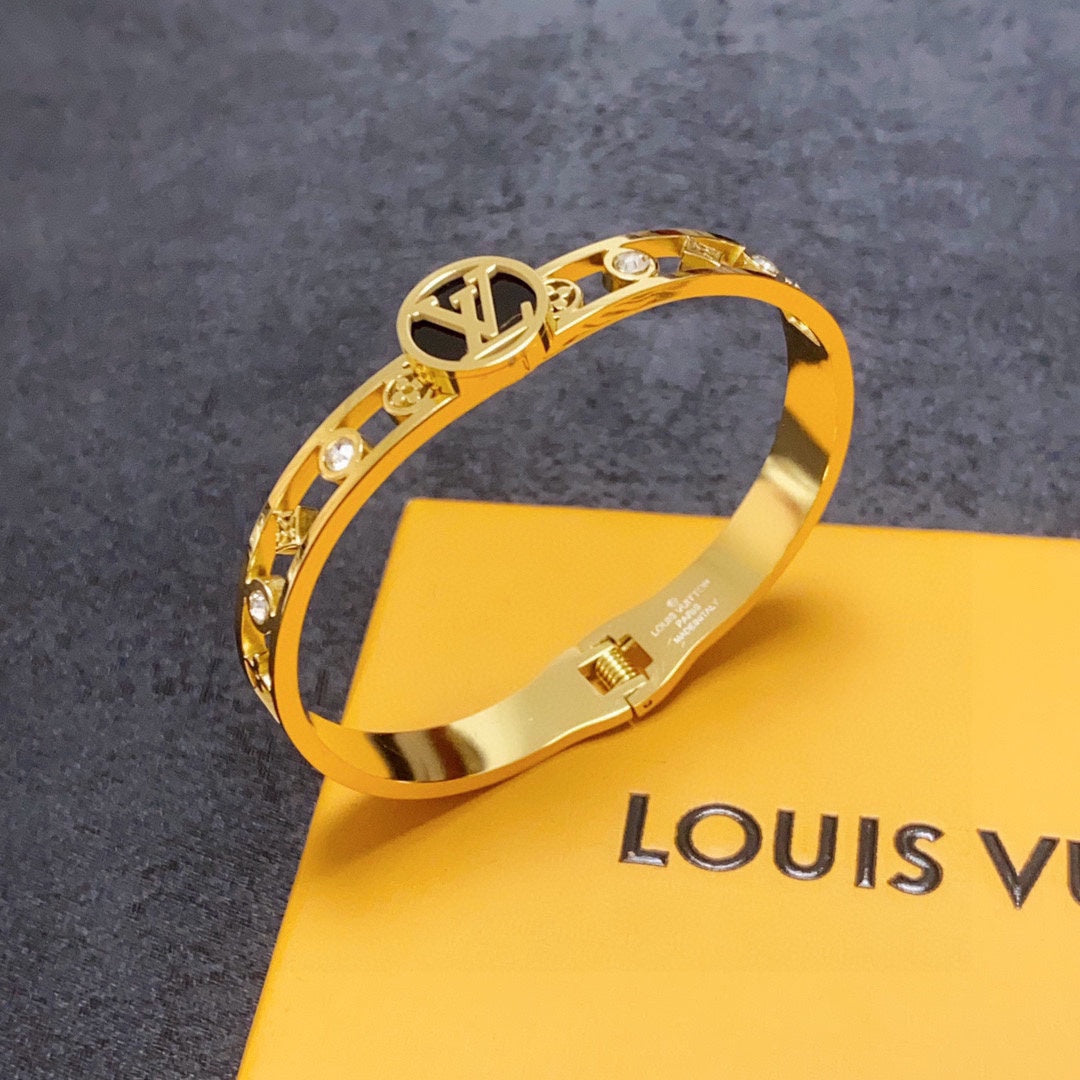 18K Louis Vuitton Gold Bracelet