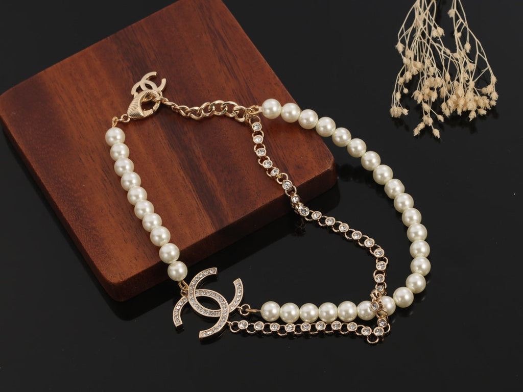 18K  Chanel Pearls Necklace