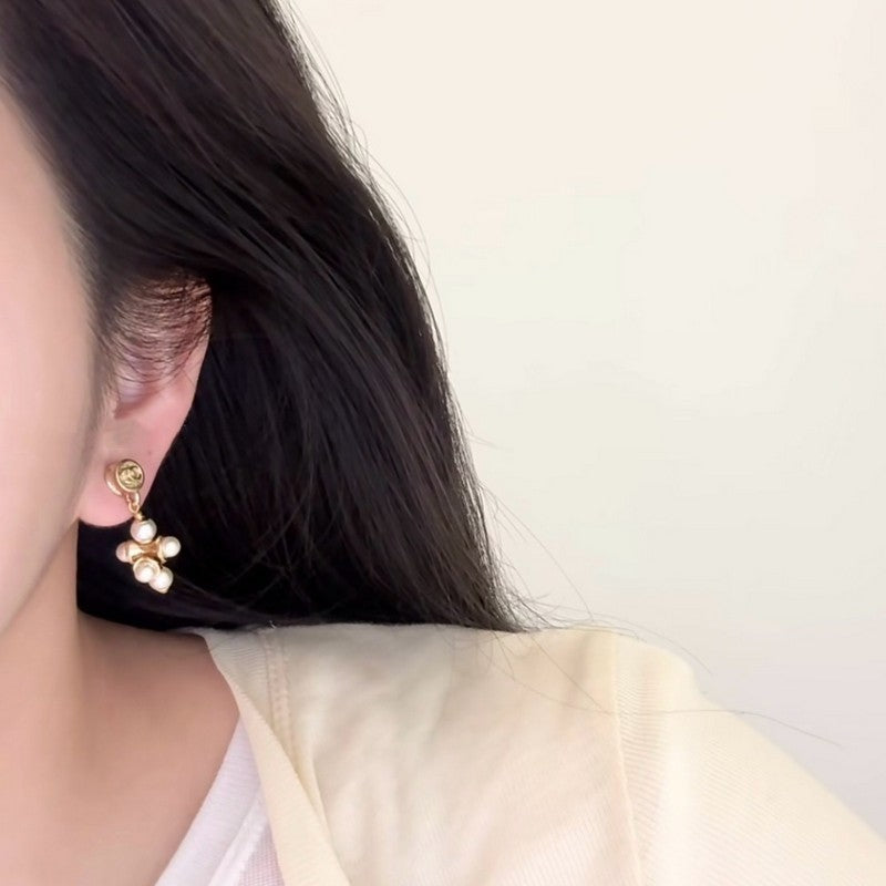 18K  Chanel Grape Pearl Gold Earrings