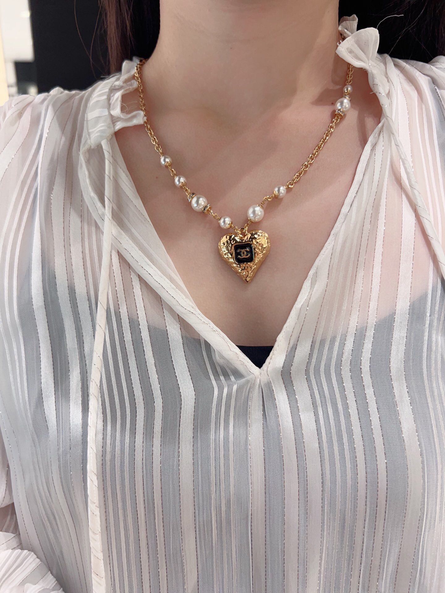 18K  Chanel Pearls Chain Necklace