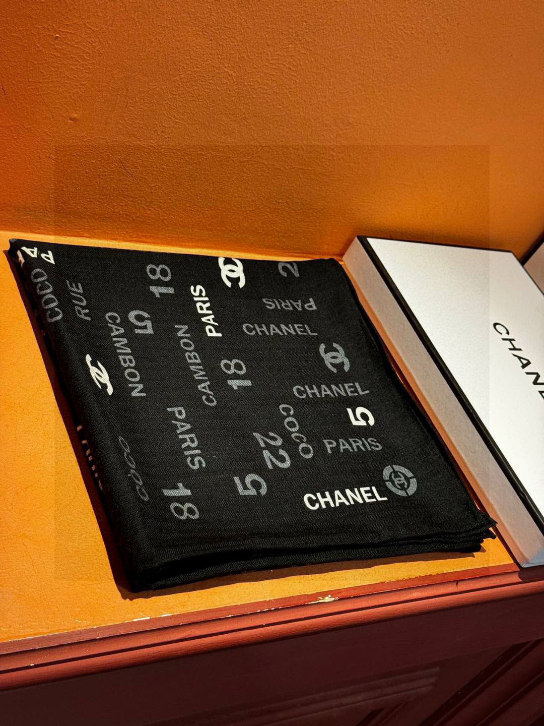 CHANEL 25S SCARF 140 IN CASHMERE SILK 733897