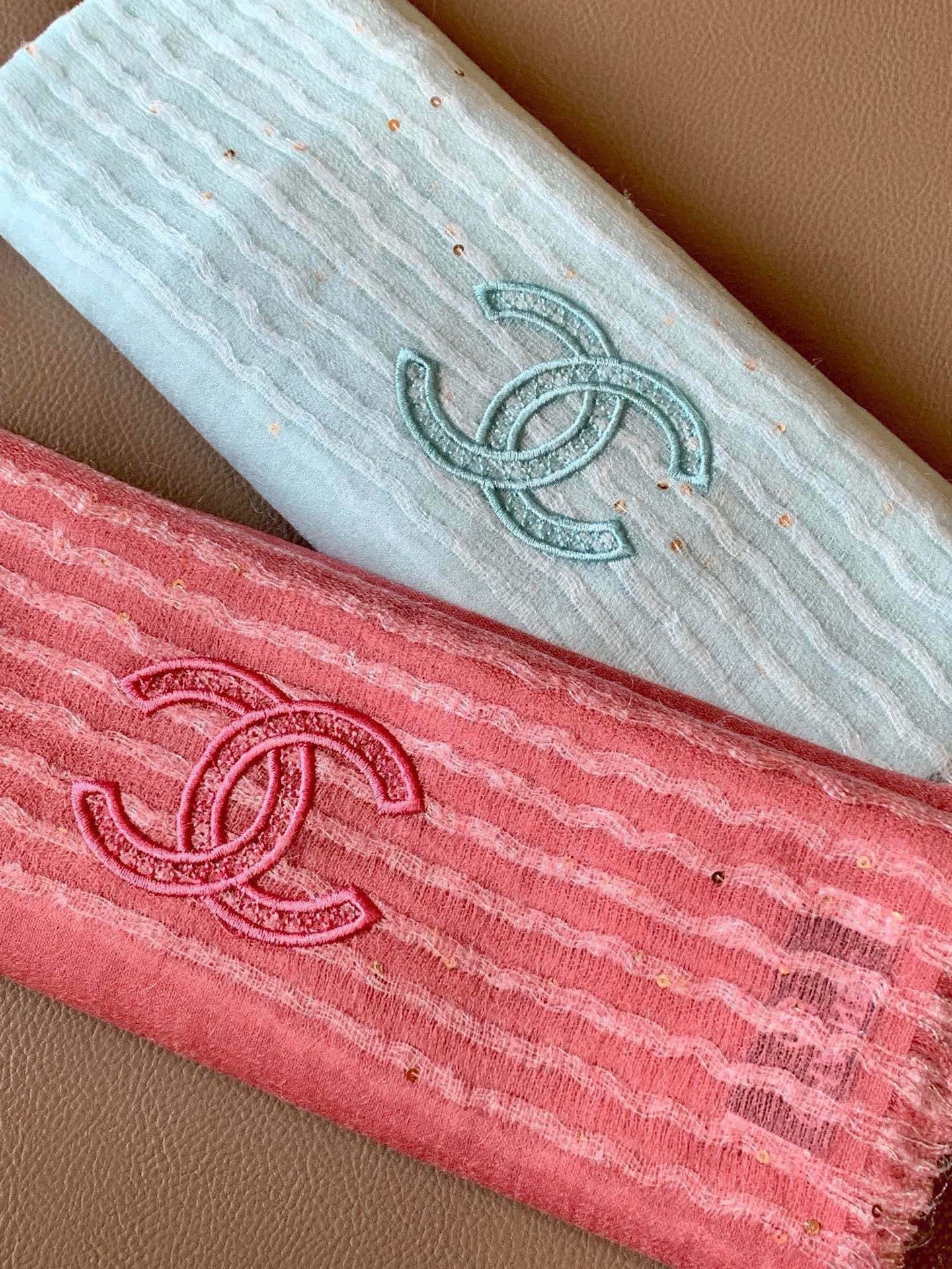 CHANEL 25S SCARF 200 IN CASHMERE VELVET 735755