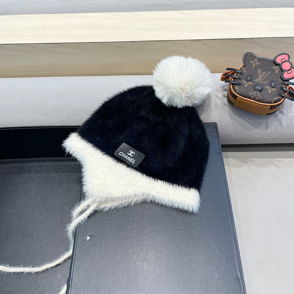 CHANEL KNIT HAT IN BLACK MIX WHITE WOOL 426270