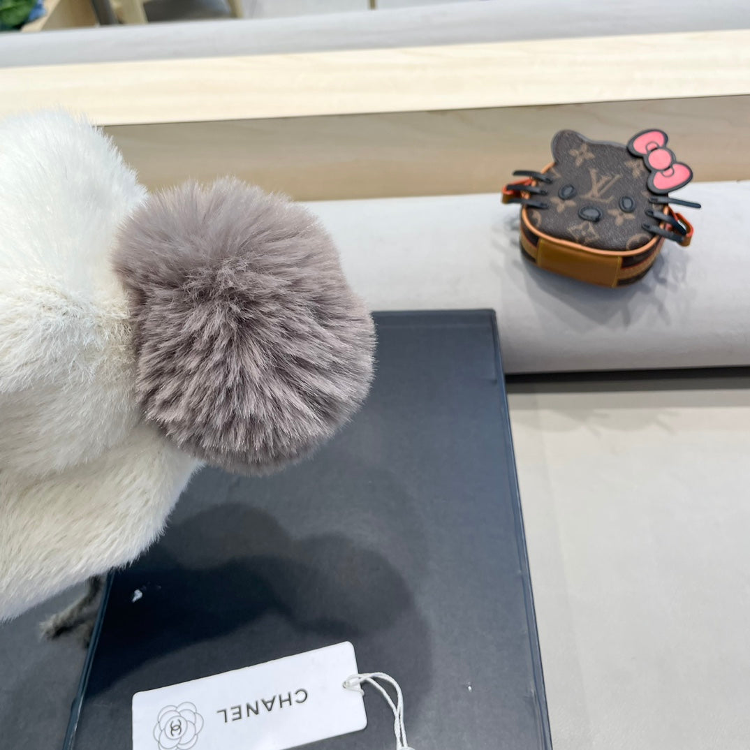 CHANEL KNIT HAT IN WHITE MIX MOUSE GRAY WOOL 426269