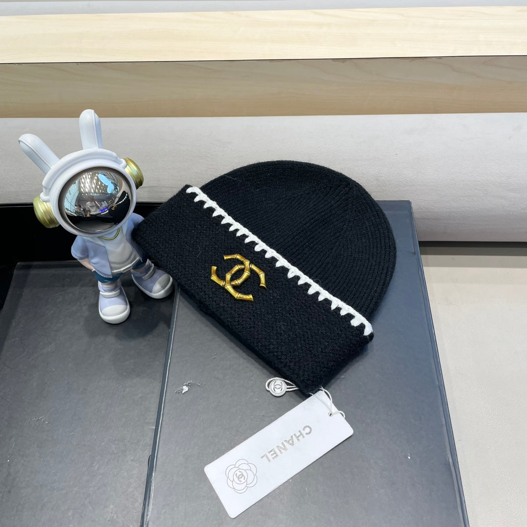 CHANEL KNIT HAT IN BLACK WOOL 424303