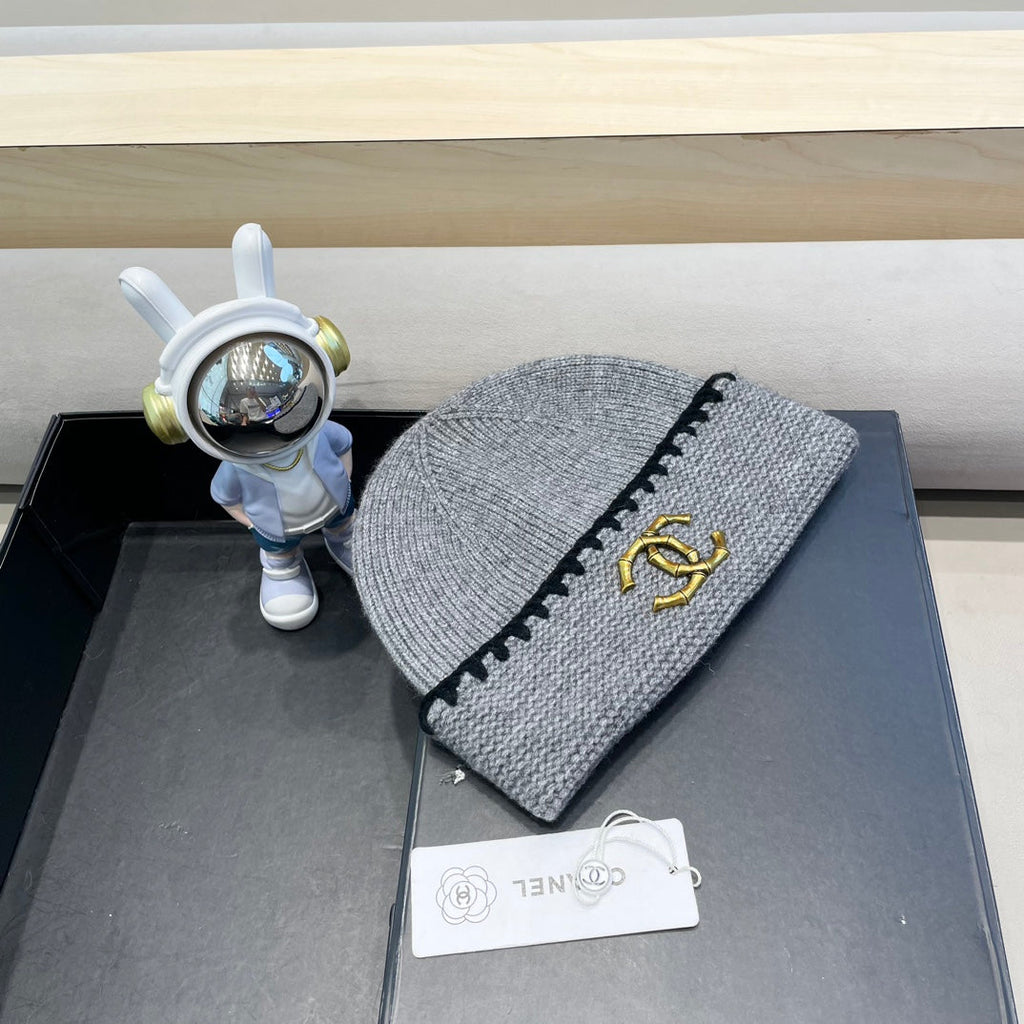 CHANEL KNIT HAT IN SHADOW GRAY WOOL 424301