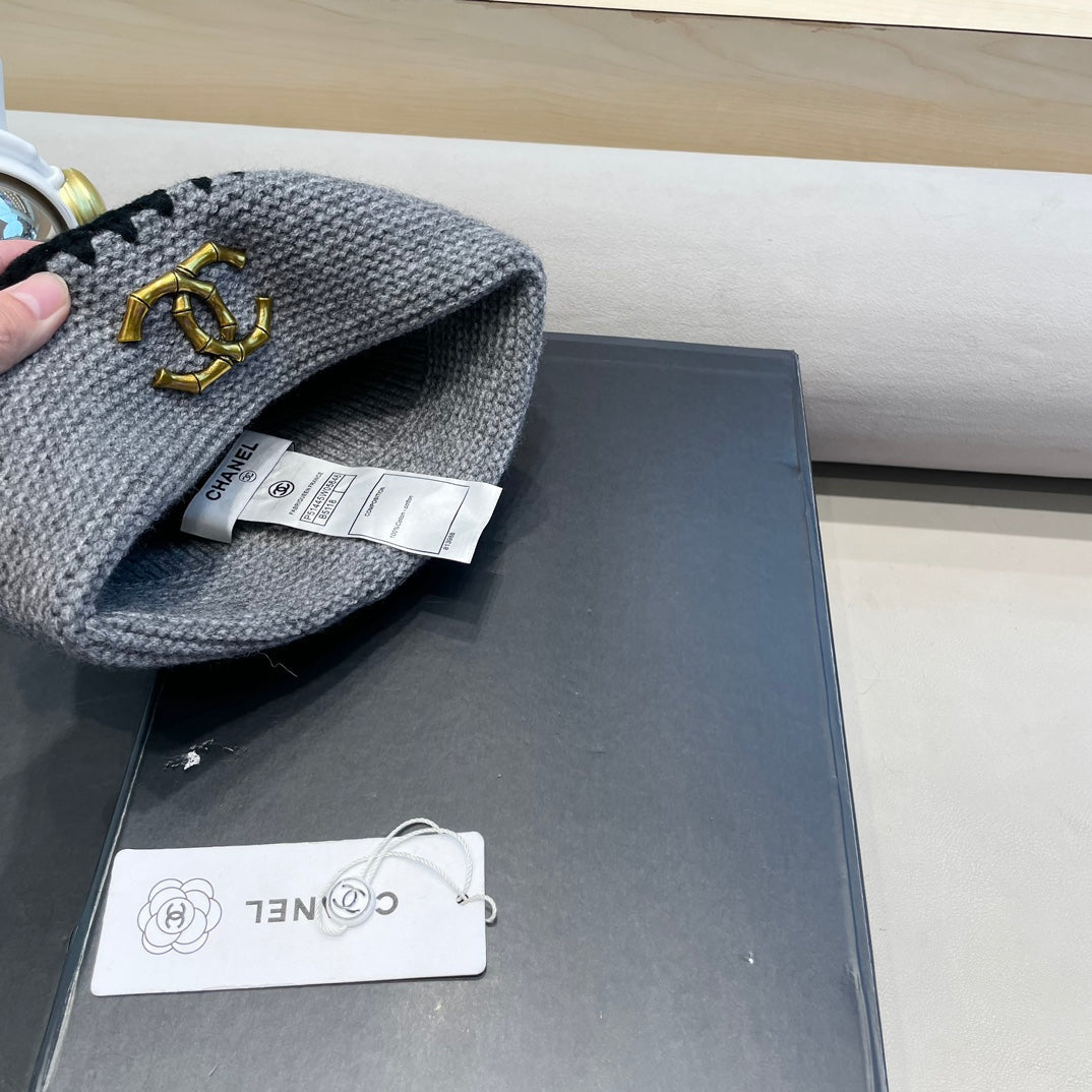 CHANEL BEANIE HAT IN COAL GRAY WOOL 419780