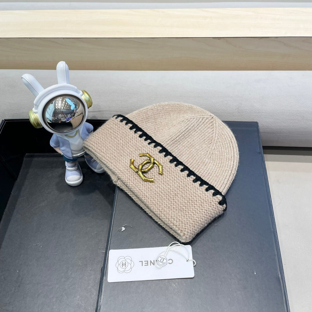 CHANEL KNIT HAT IN CAMEL BEIGE WOOL 424300