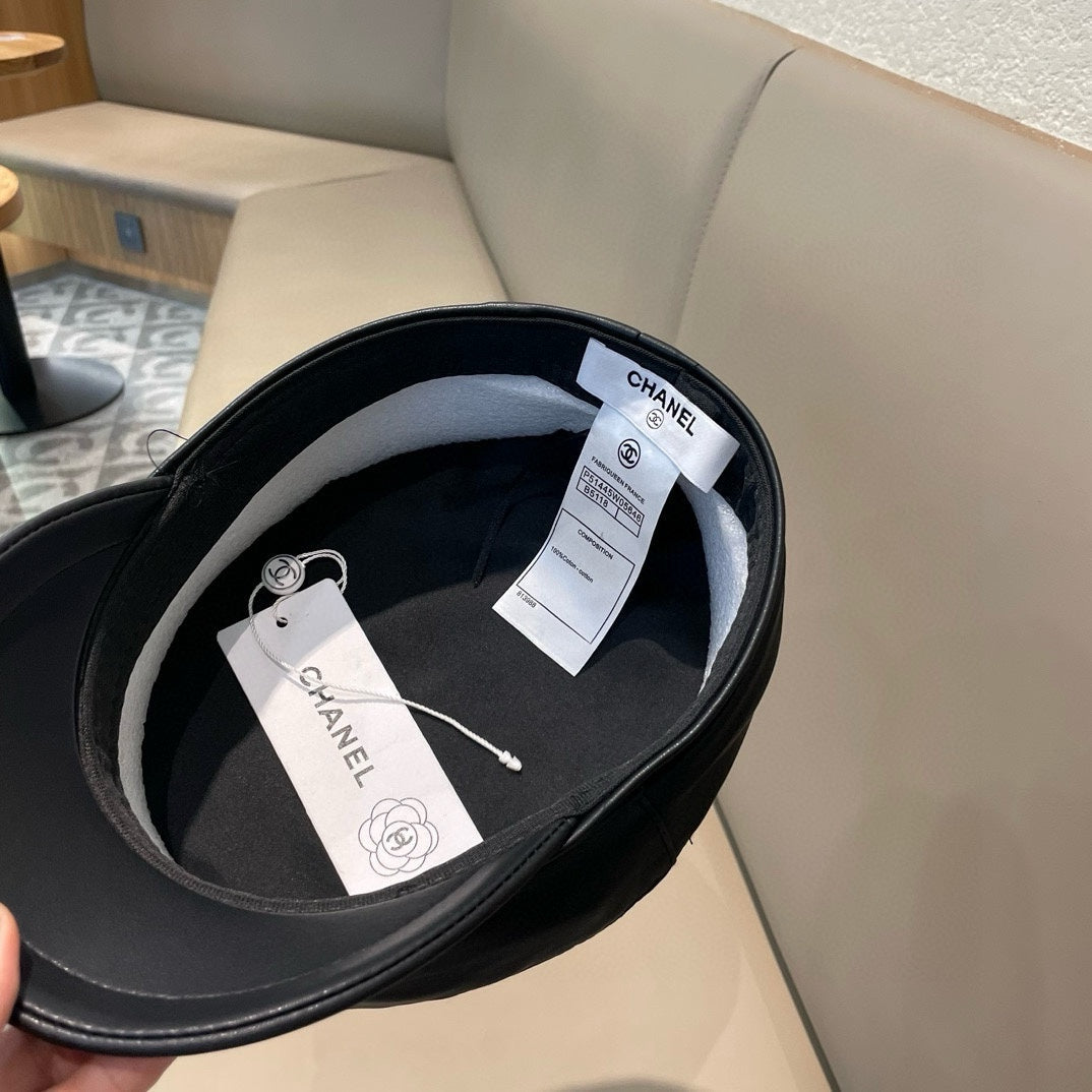 CHANEL NEWSBOY CAP IN BLACK CALFSKIN 421107