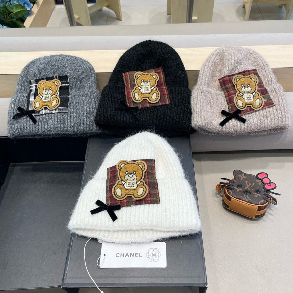 CHANEL BEANIE HAT IN BLACK WOOL WITH BOW 421254