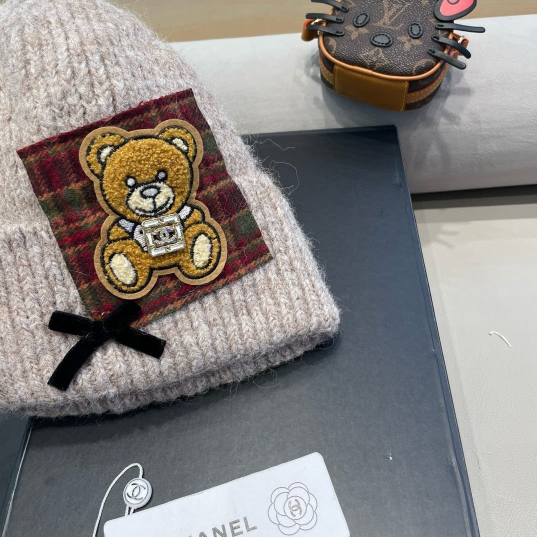 CHANEL BEANIE HAT IN CAMEL BEIGE WOOL WITH BOW 421255
