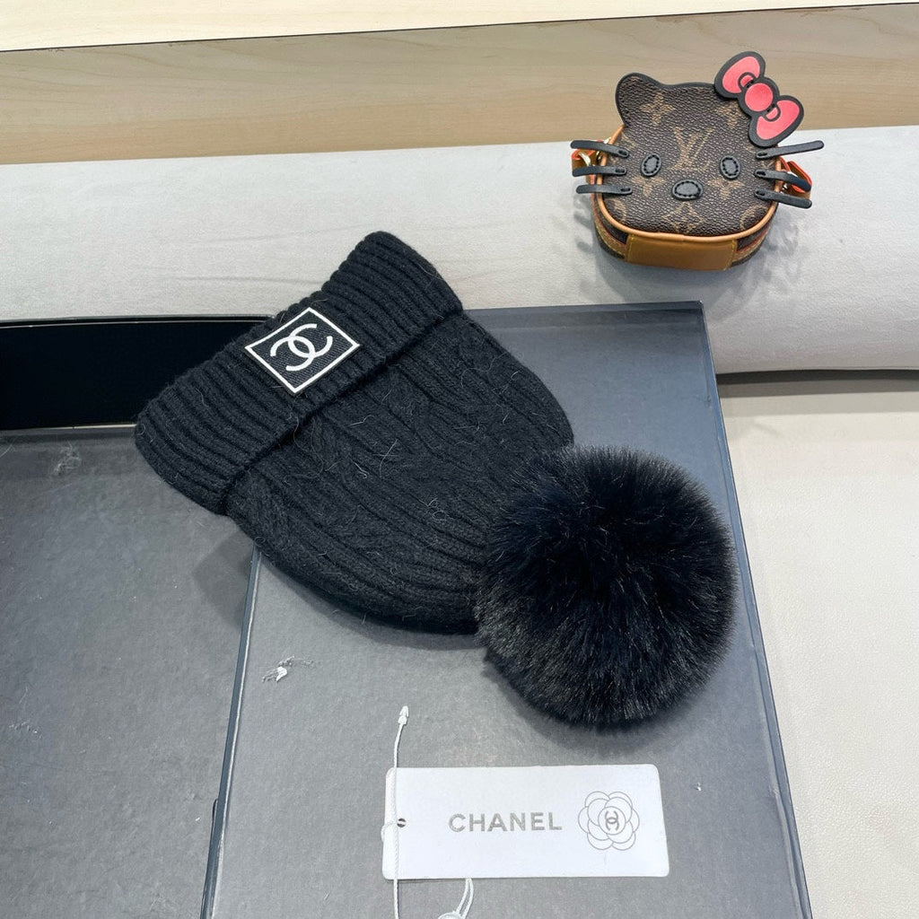 CHANEL BEANIE HAT IN BLACK WOOL 422174