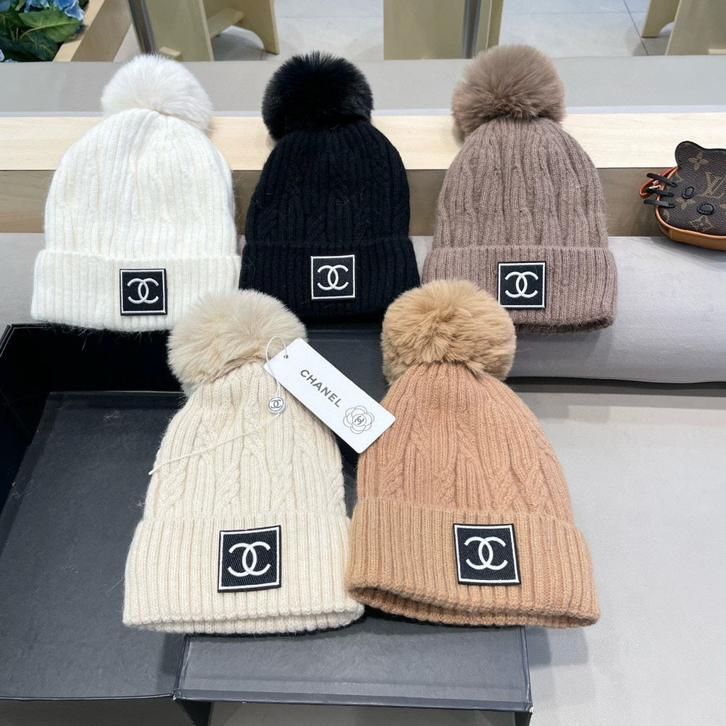 CHANEL BEANIE HAT IN BLACK WOOL 422174