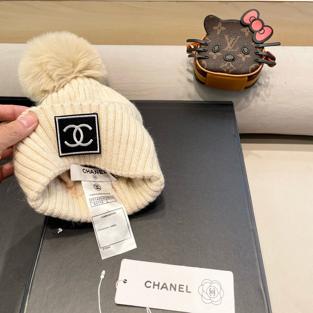 CHANEL BEANIE HAT IN BEIGE WOOL 422178