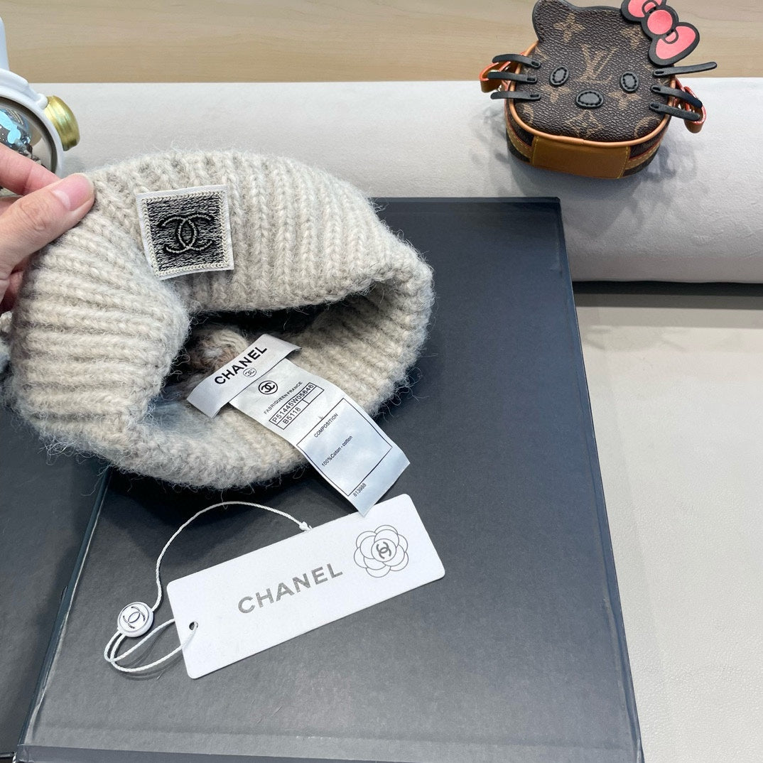 CHANEL KNIT BEANIE HAT WHITE MIX BROWN 428242