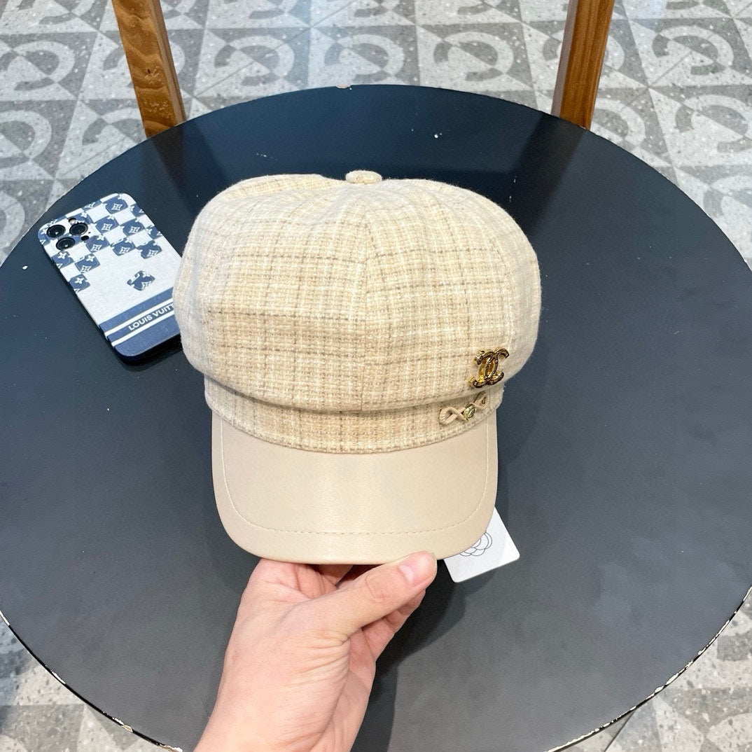 CHANEL NEWSBOY CAP WHITE 430005