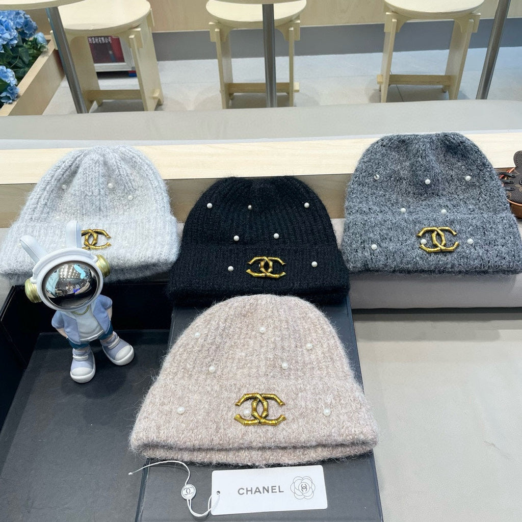 CHANEL BEANIE HAT IN KHAKI BROWN WOOL 430084