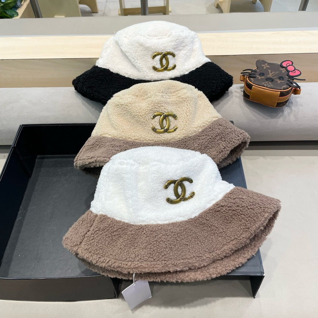 CHANEL BUCKET HAT IN BLACK MIX WHITE LAMB WOOL 431621