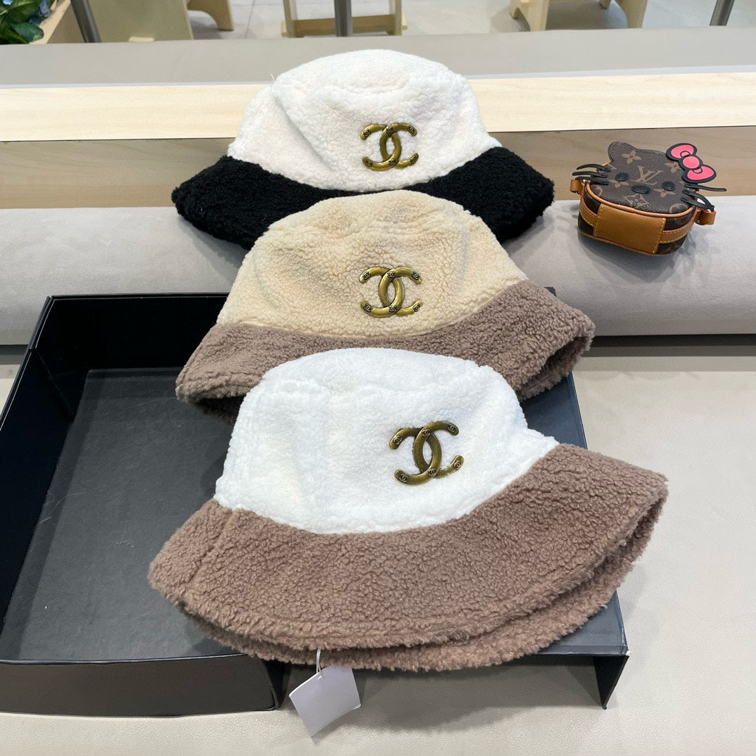 CHANEL BUCKET HAT IN BLACK MIX WHITE LAMB WOOL 431621