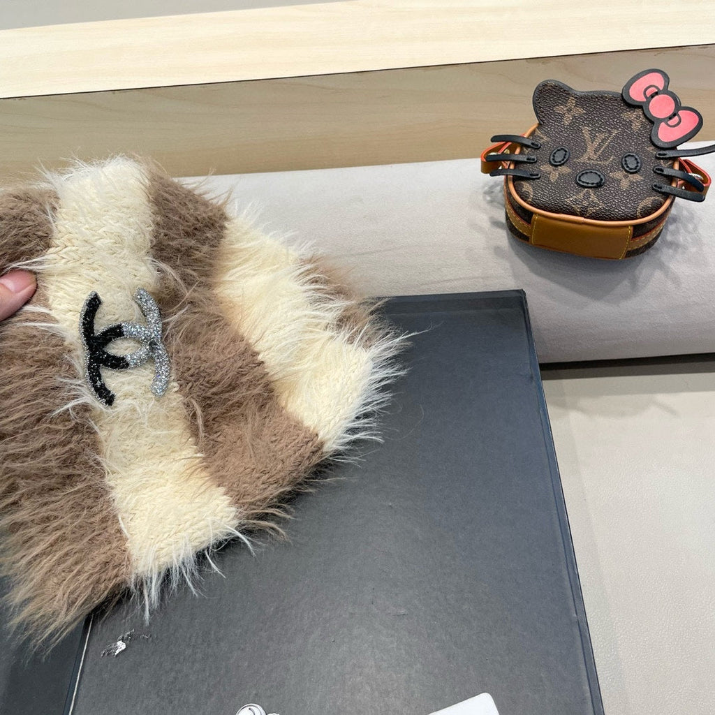 CHANEL BUCKET HAT IN BEIGE MIX CAMEL BROWN PLUSH AND WOOL 433425