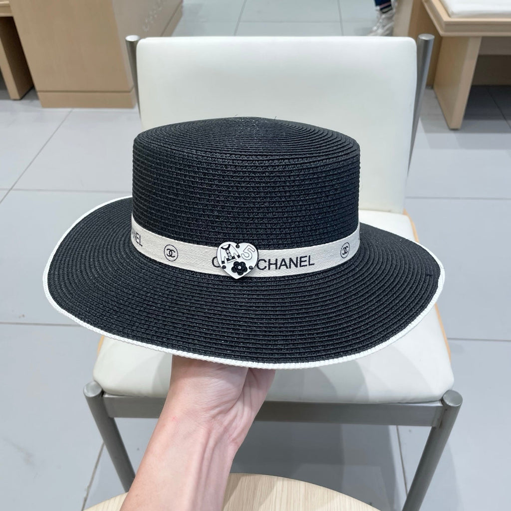 CHANEL FLAT STRAW HAT BLACK 672722