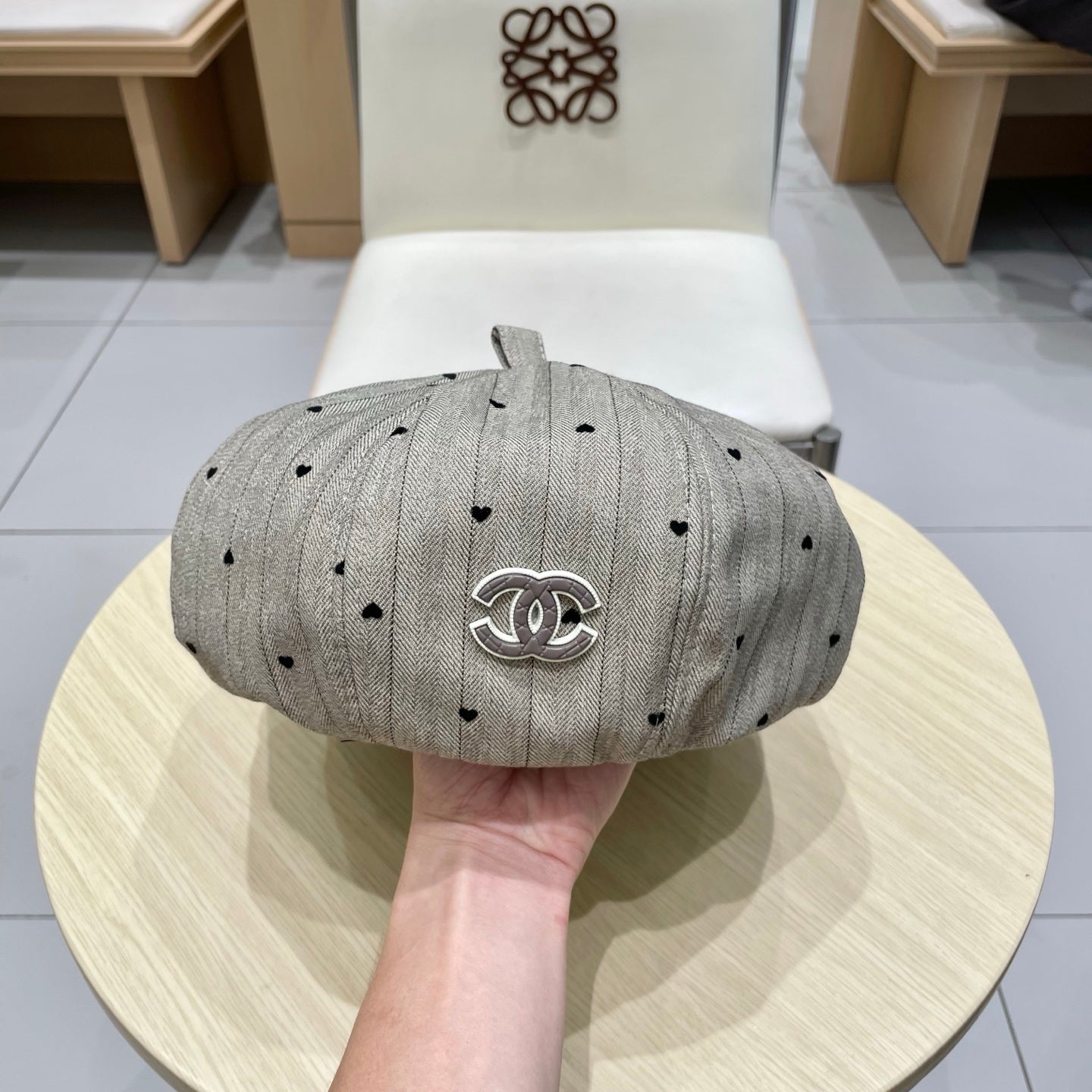 CHANEL BERET HAT POLKA DOT GREIGE 672670