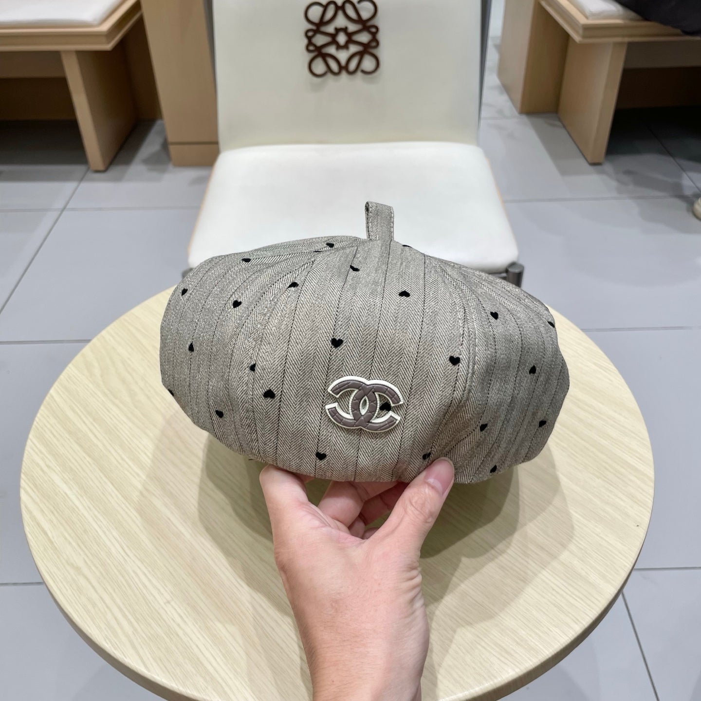 CHANEL BERET HAT POLKA DOT GREIGE 672670