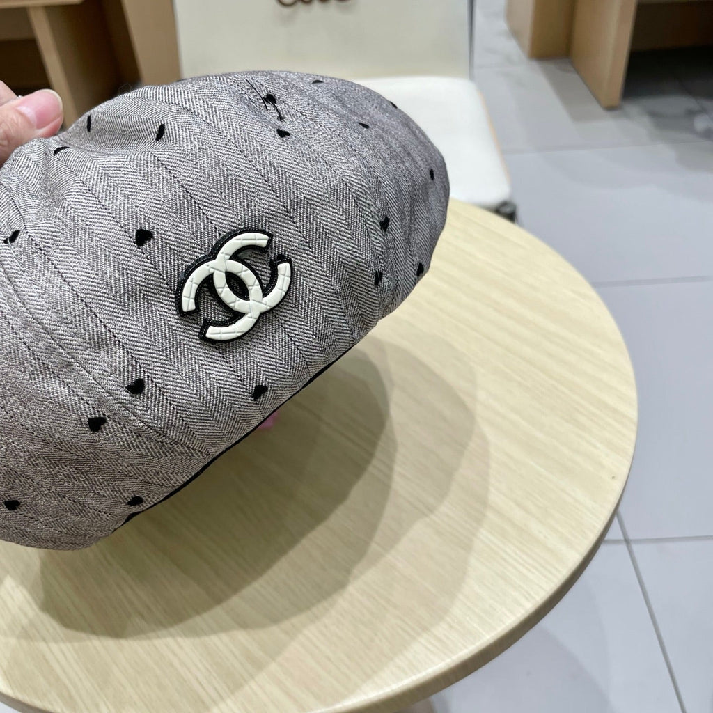 CHANEL BERET HAT POLKA DOT MOUSE GRAY 672671