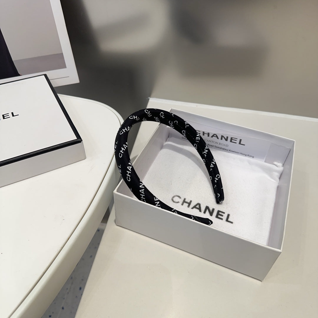 CHANEL BLACK MIX WHITE FABRIC HAIRBAND 425530