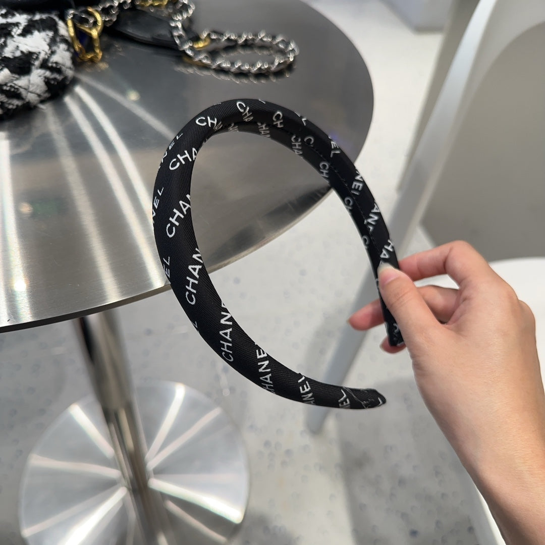 CHANEL BLACK MIX WHITE FABRIC HAIRBAND 425530