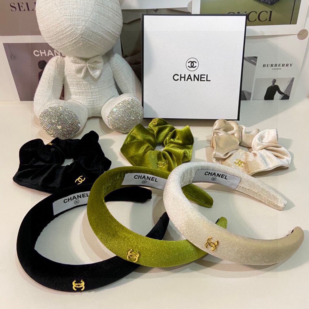 CHANEL BLACK VELVET HAIRBAND 124628
