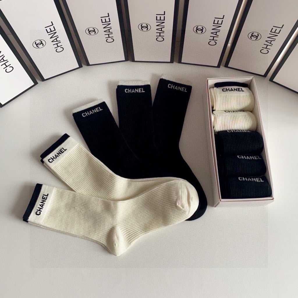 CHANEL CREW SOCKS 412593 ( 1 BOX )