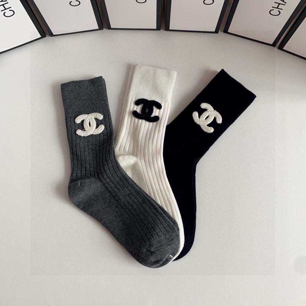 CHANEL CREW SOCKS 416105 ( 1 BOX )