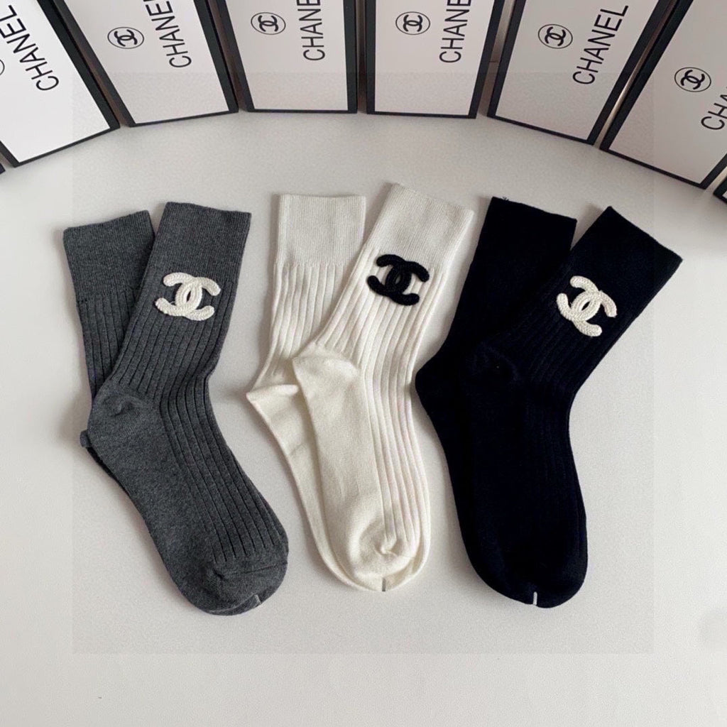 CHANEL CREW SOCKS 416105 ( 1 BOX )