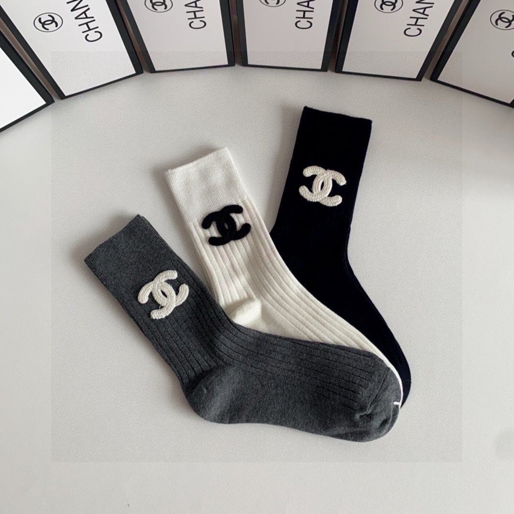 CHANEL CREW SOCKS 416105 ( 1 BOX )