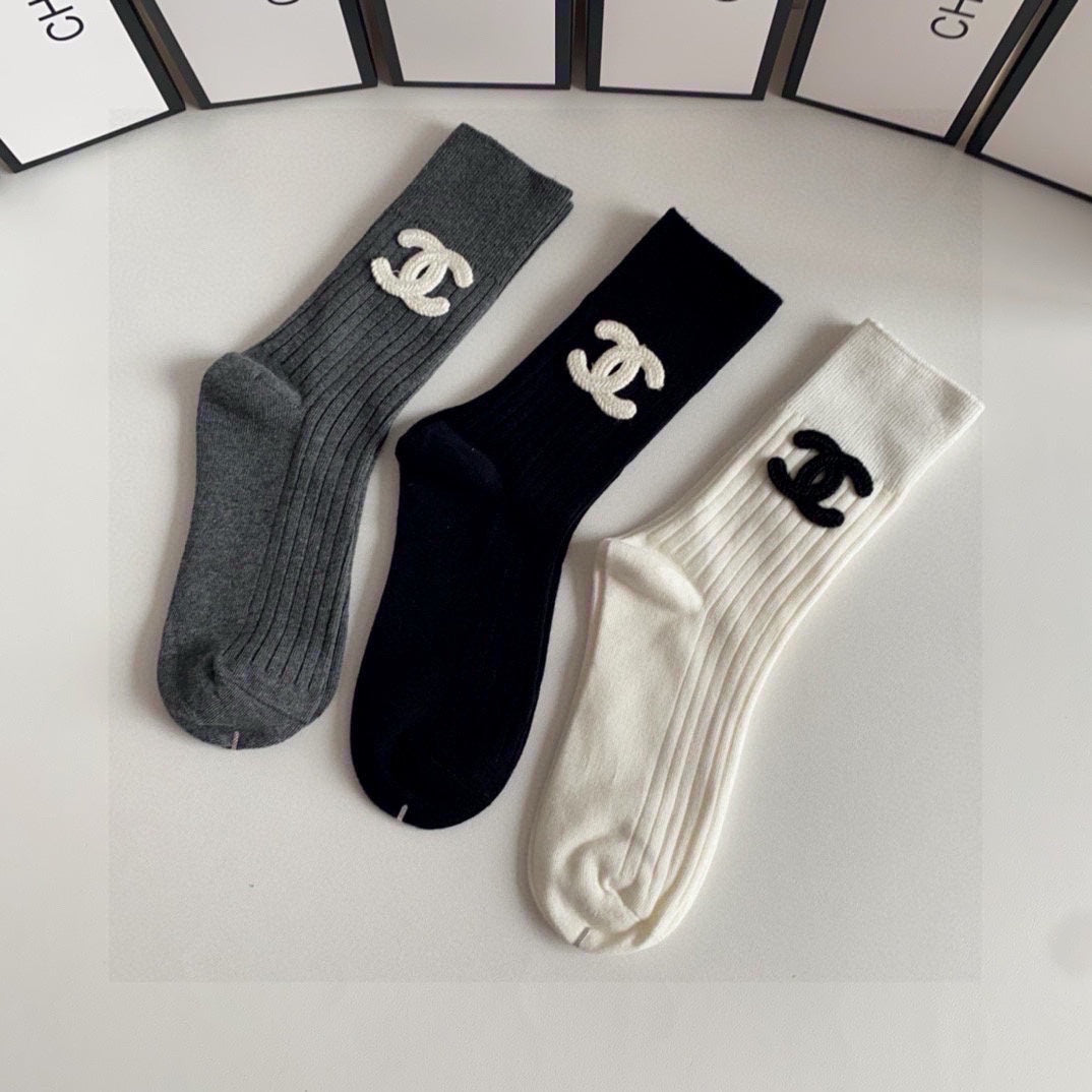 CHANEL CREW SOCKS 416105 ( 1 BOX )